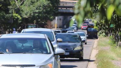 Tránsito en Tegucigalpa durante un día laboral.