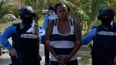 Momento de la captura policial de la joven Delcia May Jhonson Bodden