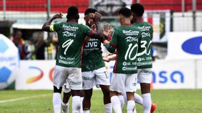 Alexy Vega celebrando su primer gol como jugador del Marathón.