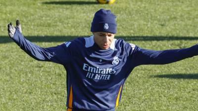 Mbappé durante el entrenamiento del Real Madrid realizado en Valdebebas.