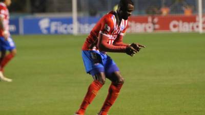 Yustin Arboleda celebra el primer gol del partido.