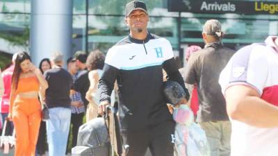 Deiby Flores llegó al país con la Selección de Honduras después de perder en México.