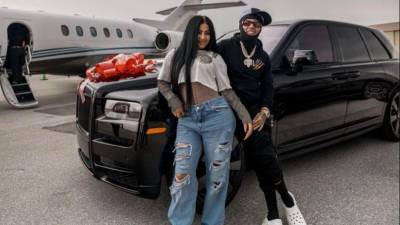 La controversial pareja celebró de esta forma.