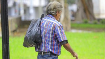 Bajo el Decreto Legislativo No. 45-2025, el Gobierno reformó la Ley Integral de Protección al Adulto Mayor y Jubilados con el propósito de fortalecer los derechos económicos y sociales de las personas adultas mayores en Honduras. La normativa tiene como objetivo ampliar los beneficios para este sector mediante descuentos obligatorios en bienes y servicios básicos.