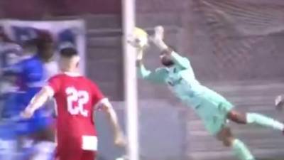 Video: El error de Edrick Menjívar en el Vida-Olimpia