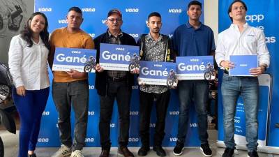 Vana premió a cinco clientes hondureños con motocicletas por su buen uso de los servicios financieros digitales. La iniciativa refuerza su compromiso con la inclusión financiera y el crédito responsable en el país.