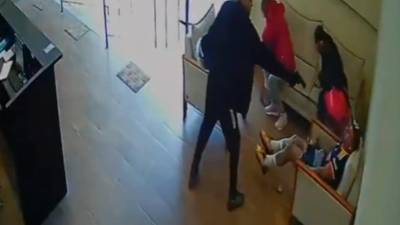 Video capta el momento en que sicario mata a influencer en gimnasio