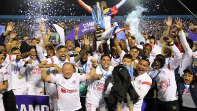 El Olimpia se coronó campeón del Torneo Apertura 2023 y lo hizo como invicto tras ganarle la Gran Final 2-1 al Motagua.