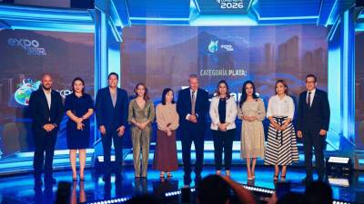Autoridades de las diversas instituciones involucradas en este magno evento, durante la inauguración y presentación inicial.