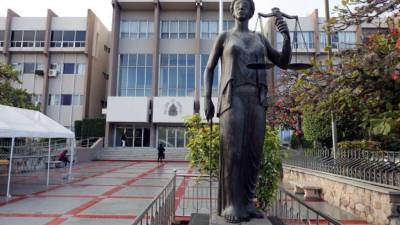 La Corte Suprema de Justicia (CSJ) intervino el miércoles ambos tribunales tras numerosas denuncias.