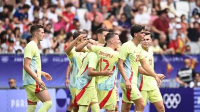 Los españoles celebraron la clasificación a cuartos de final.