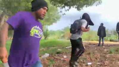 Algunos de los ocupantes de las tierras andaban armados con machete.