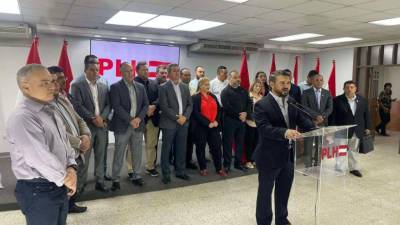 Conferencia de prensa de la bancada del Partido Liberal y su dirigencia.
