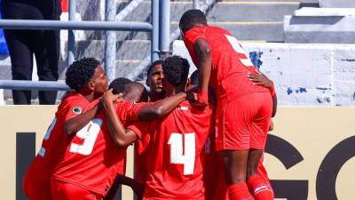 Jugadores de Panamá celebrando uno de los goles anotados en su debut en Premundial Sub-20 de Concacaf.