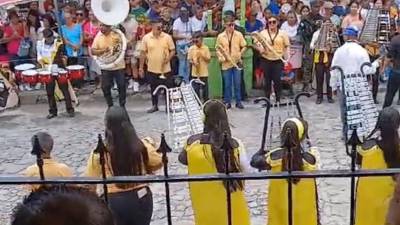 Bandas marciales también integraron los defiles en Santa Rosa de Copán.