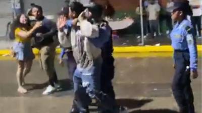 VIDEO: Batalla campal en carnaval de El Progreso