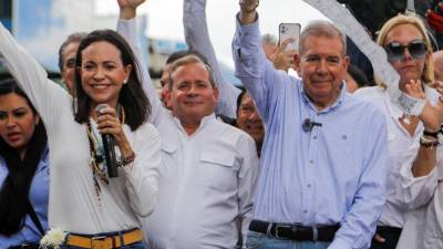 El candidato opositor Edmundo González Urrutia y la líder María Corina Machado, en una marcha en Caracas contra la supuesta victoria de Nicolás Maduro en las elecciones de Venezuela.