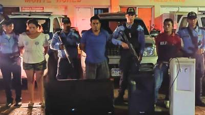 Los detenidos presentados por la policía en San Pedro Sula.
