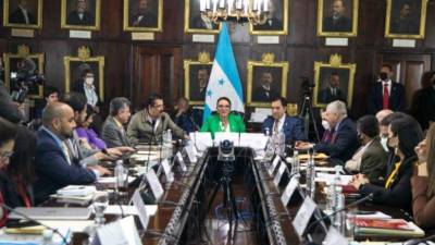 La presidenta Xiomara Castro y su gabinete de gobierno.