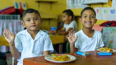 Fundación Ficohsa y el Programa Mundial de Alimentos apoyan la educación escolar