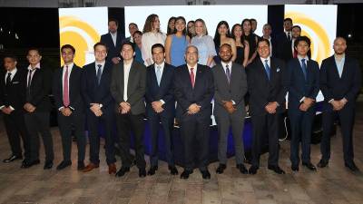 La undécima generación de becarios del Programa Crédito-Beca Hondufuturo recibieron sus reconocimientos en un solemne acto.