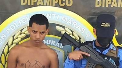 Momentos de la captura de Melvin Duarte Espinal Bustillo, de 25 años, fue detenido mientras realizaba actividades de extorsión.