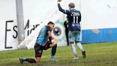 Agustín Auzmendi no perdonó a su ex equipo y marcó de penal para adelantar al Motagua ante los Potros del Olancho FC.
