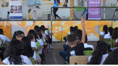 “Creando mi futuro aquí”, es un programa de la Agencia de Cooperación del Gobierno de los Estados Unidos (Usaid).