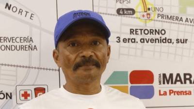 Orlando Berríos pasó por su kits deportivos y se reporta listo para participar en la Maratón de La Prensa.