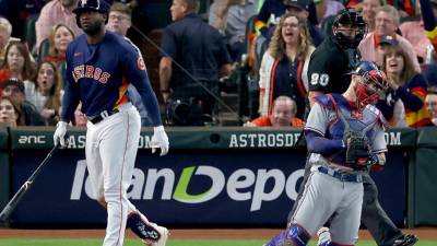 Astros sufrió otra amarga noche y los Rangers amplían su ventaja en la Serie de Campeonato.