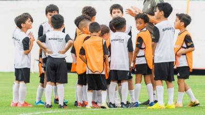 El Estadio General Francisco Morazán de San Pedro Sula se convierte en sede de los exitosos Clinics de la Fundación Real Madrid, brindando a jóvenes una formación de élite bajo la metodología y los valores del club blanco.