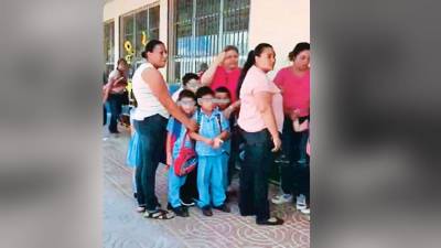 Para los padres y escolares, la directora del kínder era una amenaza.