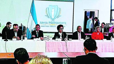 A más tardar el próximo 1 de agosto debe estar la lista de cinco candidatos a fiscales.