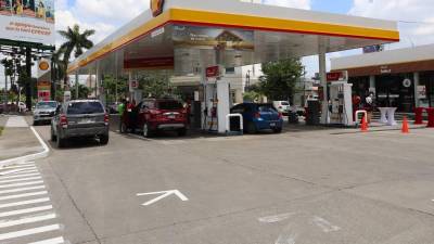 Bajo el lema de la campaña “Nos vemos de nuevo”, PETRHOSA abre las puertas al público de la estación de servicio “Shell Monumento”.