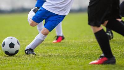 Los espectadores del partido futbolístico también presenciaron el suceso.