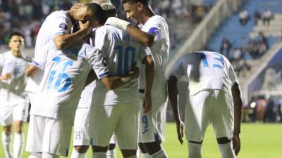La selección de Honduras se dio un festín en el estadio Nacional.