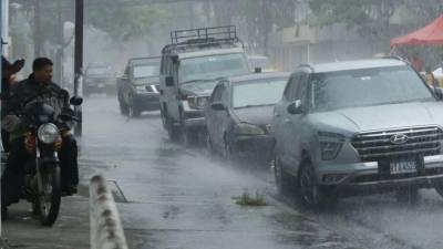 Condiciones climáticas frescas y lluvias aisladas se prevén este martes 18 de noviembre en varias regiones de Honduras, producto del ingreso de humedad desde el mar Caribe, informó Will Ochoa, pronosticador de turno de la Secretaría de Gestión de Riesgos y Contingencias (Copeco).