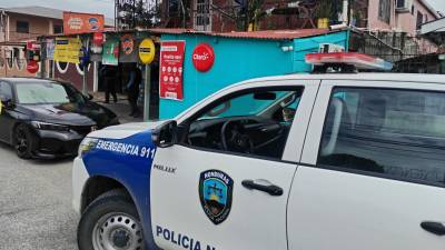 En las afueras de la pulpería Sabillón del barrio La Isla de La Ceiba fue herido de bala Juan Carlos Velásquez.