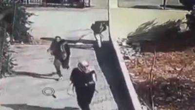 Una jornada de duelo terminó en tragedia en Jordania, luego de que varios hombres armados abrieran fuego durante un funeral en una iglesia cristiana, dejando un saldo de siete personas muertas y otras 34 heridas.