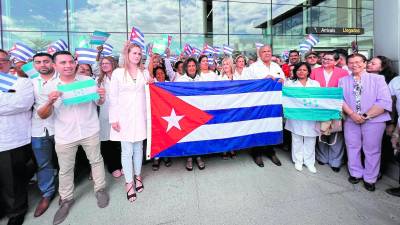 Los médicos cubanos llegaron al país el 27 de febrero.