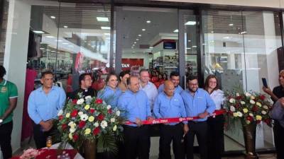 Almacenes El Titán inaugura su quinta sucursal en San Pedro Sula. La cadena continúa su expansión nacional con una moderna propuesta comercial.
