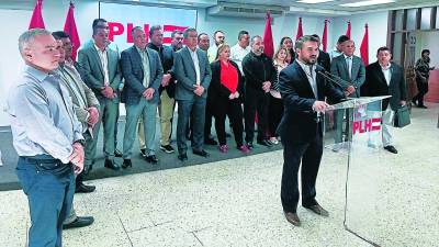 Diputados, dirigentes de base y del Consejo Central Ejecutivo del Partido Liberal, y alcaldes se oponen a que se firme una alianza con el partido Libertad y Refundación.