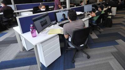 Sin tener que rendir cuentas los funcionarios públicos de este gobierno seguirán devengando gastos de representación.