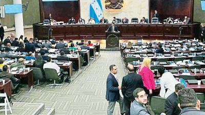 <b><span class=mln_uppercase_mln>Cámara.</span></b> Sesión anoche en el Congreso.<span class=mln_uppercase_mln> </span>