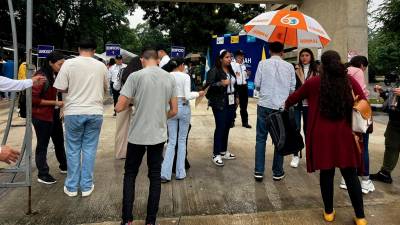 <b><span class=mln_uppercase_mln>Asistencia.</span></b> Pese al mal clima, los aspirantes se presentaron de manera puntual al proceso.<span class=mln_uppercase_mln> </span>