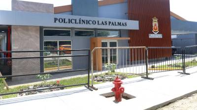 El policlínico Las Palmas, está ubicado en el barrio del mismo nombre, en el sur de la ciudad.