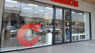 La prestigiosa cadena de tiendas departamentales inaugura un moderno establecimiento en la zona este de la ciudad, ofreciendo lo último en tendencias y marcas exclusivas para toda la familia.