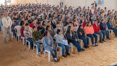 Los estudiantes llegaron felices y motivados a su primer día de clases en los centros técnicos municipales.