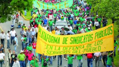 <b>Los trabajadores aclaran que no celebran, conmemoran el Primero de Mayo</b>