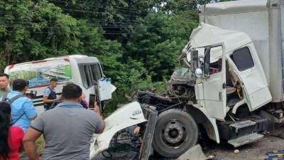 Un muerto y al menos 15 personas heridas dejó un accidente de tránsito registrado la mañana de este jueves 8 de octubre en la carretera CA-13, a la altura de la aldea Guaymitas, en El Progreso, Yoro.